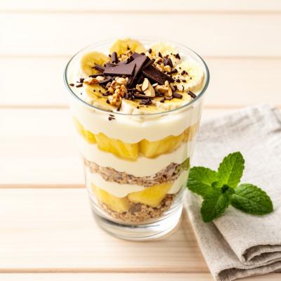 Банановый десерт с творогом, ананасом и имбирной крошкой - пошаговый рецепт