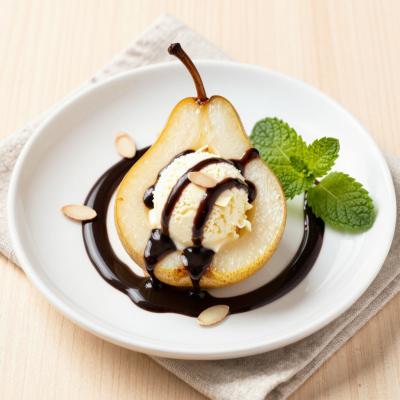 Грушевый десерт с мороженым и шоколадным соусом - пошаговый рецепт