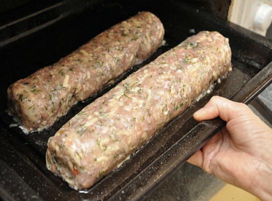 Картофель с охотничьими колбасками и шампиньонами