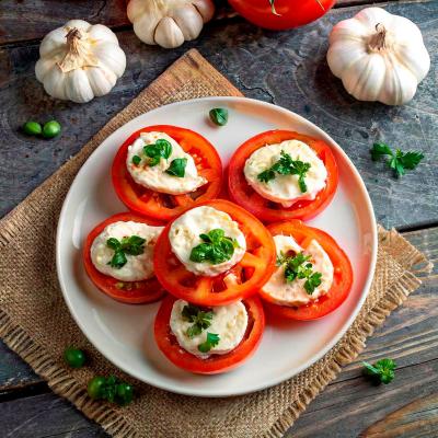 Помидоры с сыром и чесноком рецепт