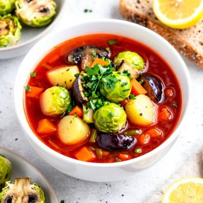 Постный борщ с грибами и брюссельской капустой