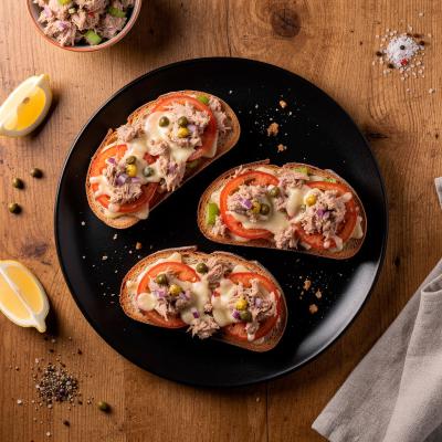 Рецепт Открытого бутерброда с тунцом — вкусная и питательная закуска для завтрака или перекуса