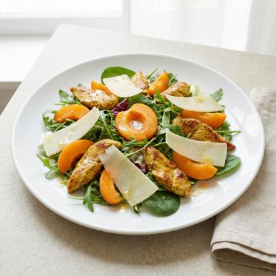 Салат с курицей и абрикосами: летний рецепт