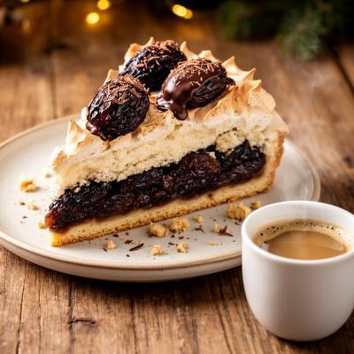 Торт-безе с черносливом - праздничный десерт с коньяком