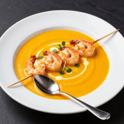 Тыквенный крем-суп с креветками в чесночном масле: рецепт с фото