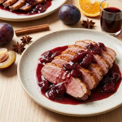 Утиные грудки в сливовом соусе - праздничный рецепт