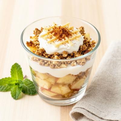 Яблочный десерт со сметаной и корицей - пошаговый рецепт